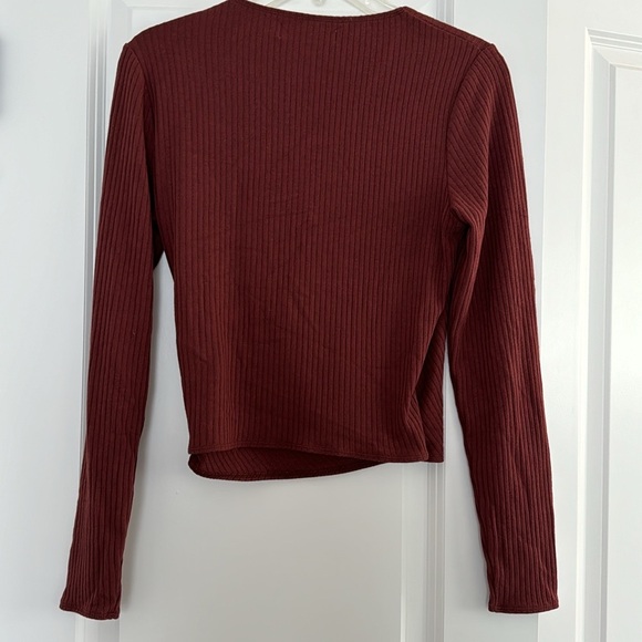 NWT Abercrombie Long Sleeve Crop Top - Picture 2 of 3
